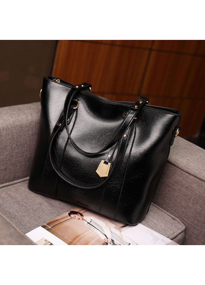 2020 new winter women's handbag oil wax leather women's bag wholesale retro fashion versatile one shoulder diagonal bag 