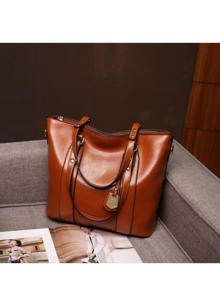  new winter women's handbag oil wax leather women's bag wholesale retro fashion versatile one shoulder diagonal bag 